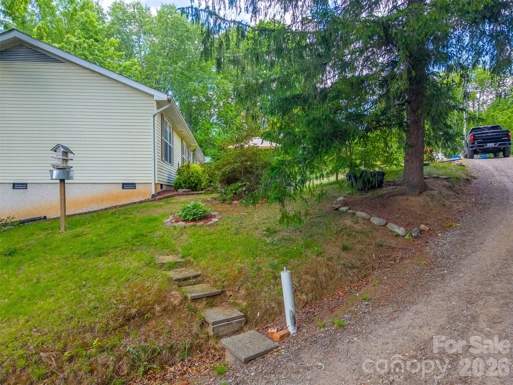 90, 106 & 132 Hennessee Street Clyde NC 28721