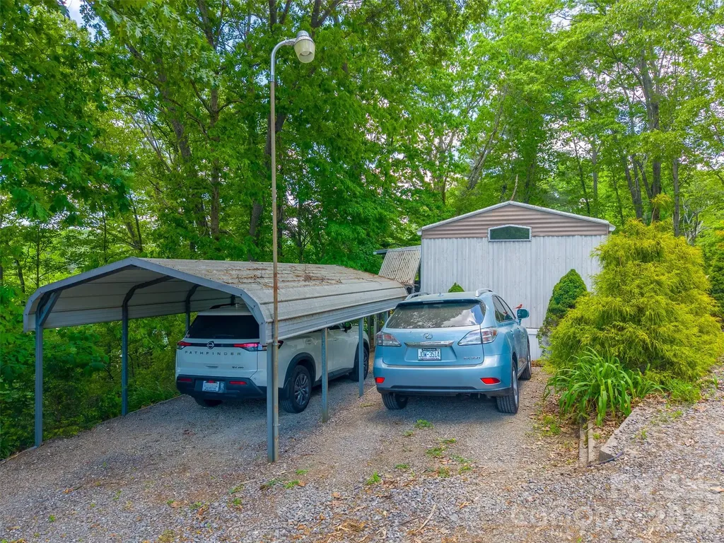 90, 106 & 132 Hennessee Street Clyde NC 28721