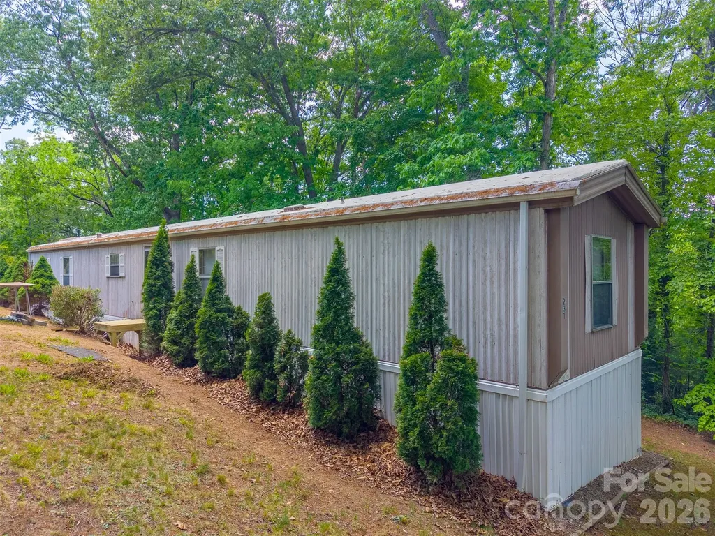 90, 106 & 132 Hennessee Street Clyde NC 28721