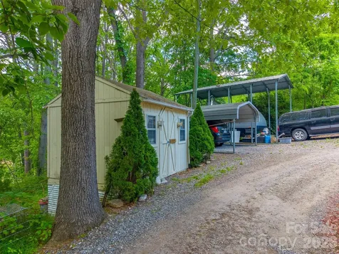 90, 106 & 132 Hennessee Street Clyde NC 28721