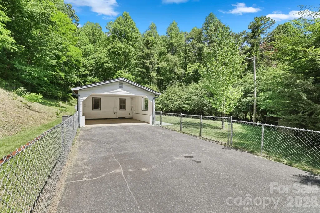 270 Slim Dillard Road Sylva NC 28779