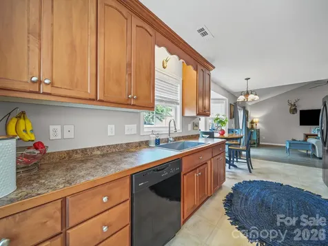 2017 Longhorn Drive Dallas NC 28034