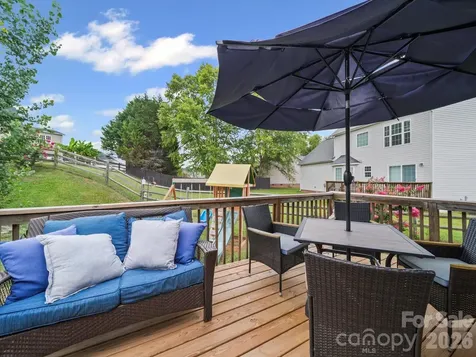 2017 Longhorn Drive Dallas NC 28034