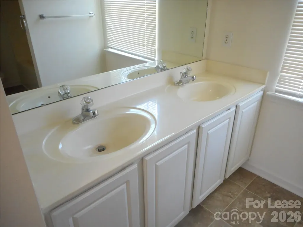 5901 Meadow Hill Drive Charlotte NC 28212