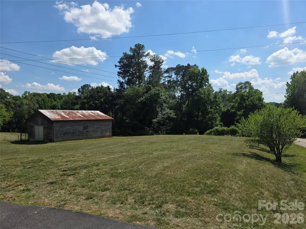 320 Huffstetler Lake Road Dallas NC 28034