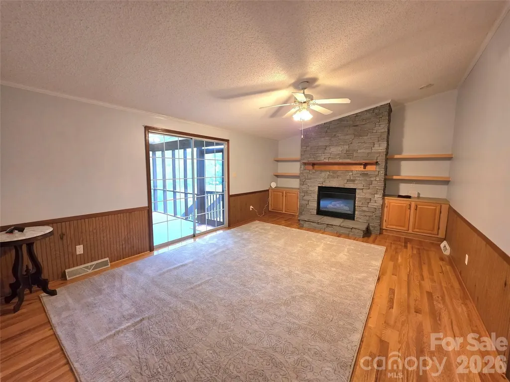 320 Huffstetler Lake Road Dallas NC 28034