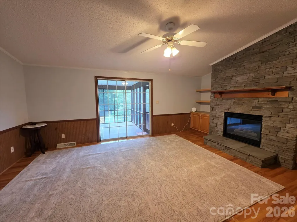 320 Huffstetler Lake Road Dallas NC 28034