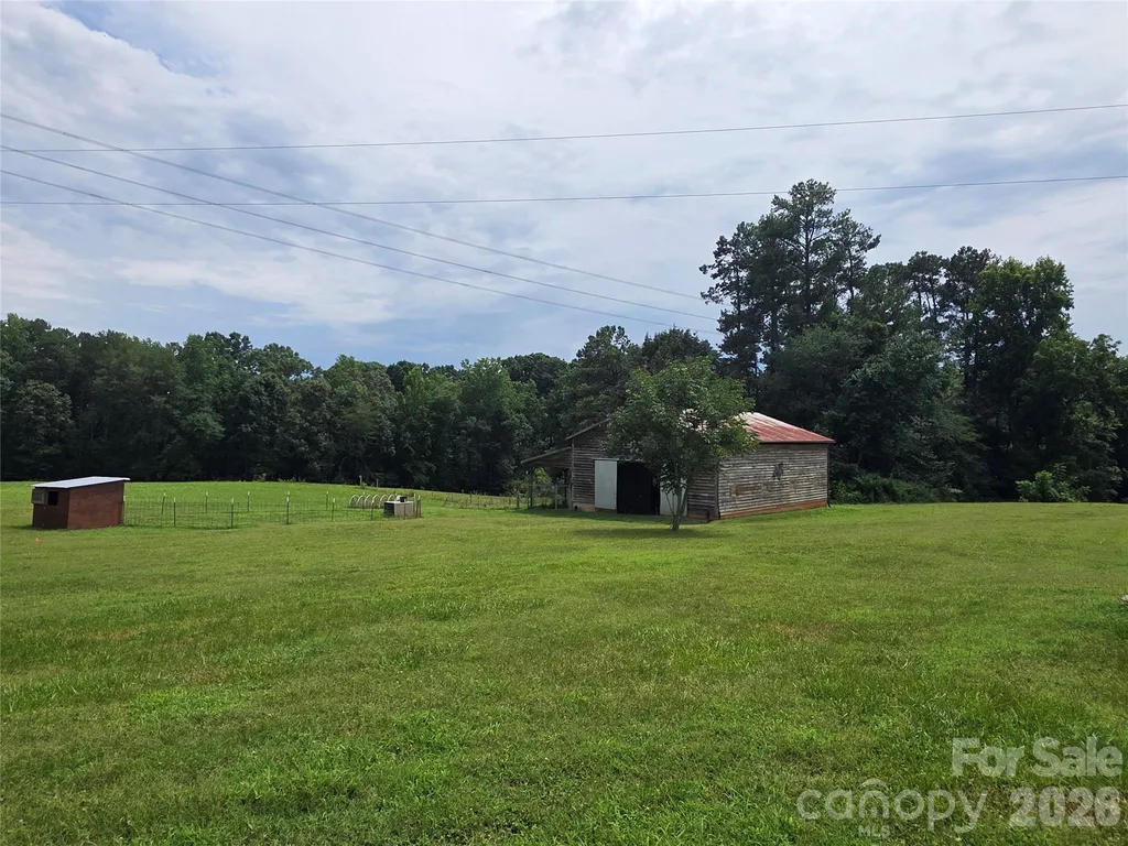 320 Huffstetler Lake Road Dallas NC 28034