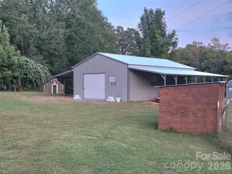 320 Huffstetler Lake Road Dallas NC 28034