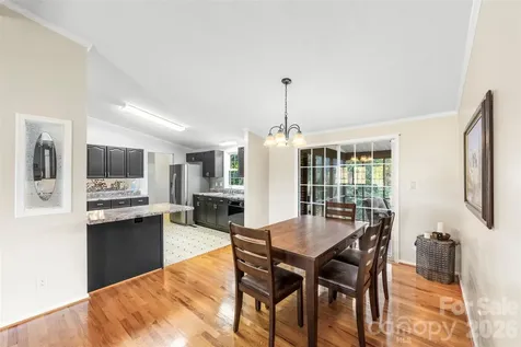 320 Huffstetler Lake Road Dallas NC 28034