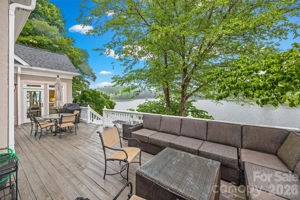 15901 Riverpointe Drive Charlotte NC 28278