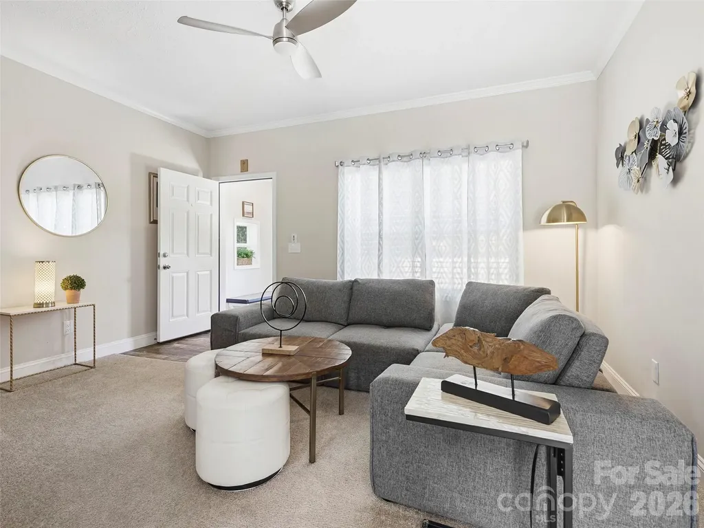 64 Drexel Road Hendersonville NC 28739