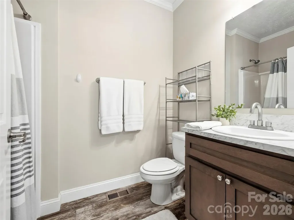 64 Drexel Road Hendersonville NC 28739