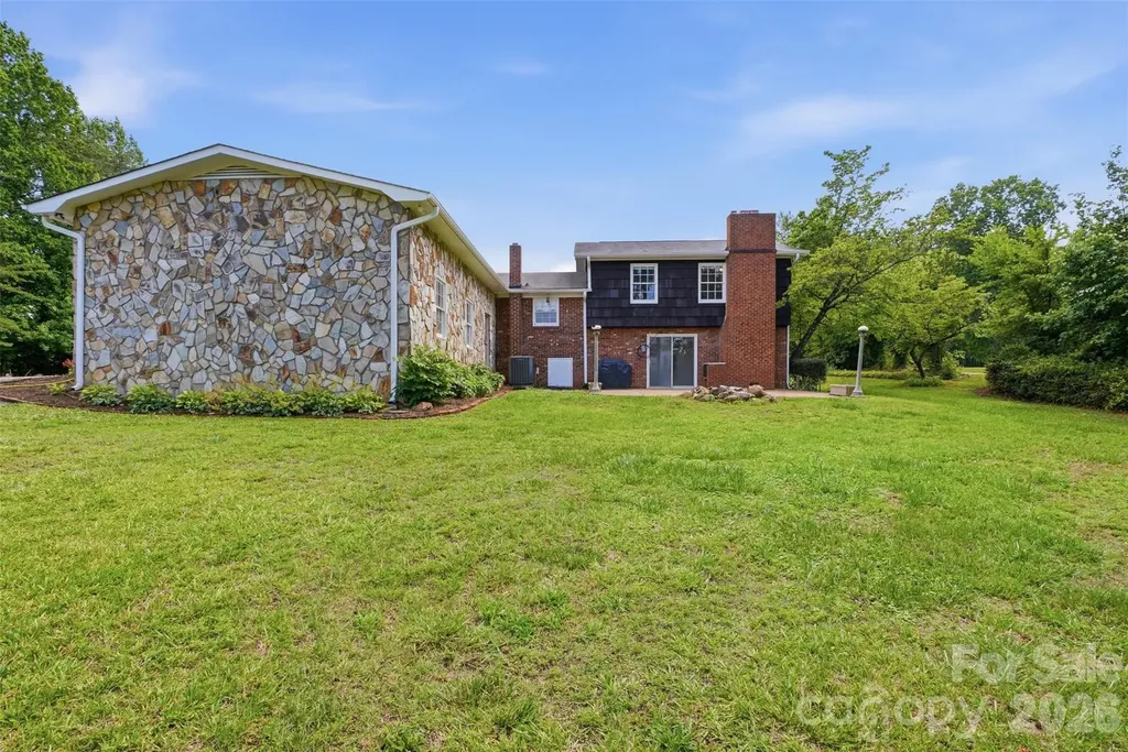 2848 Walter Drive NW Concord NC 28027