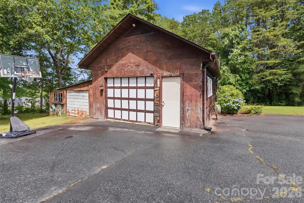 2848 Walter Drive NW Concord NC 28027