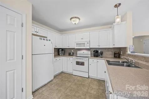 509 Kittiewake Lane Clover SC 29710