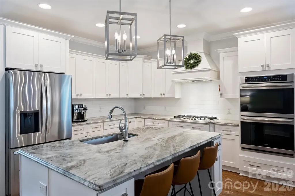 1617 Hawthorne Lane Charlotte NC 28205