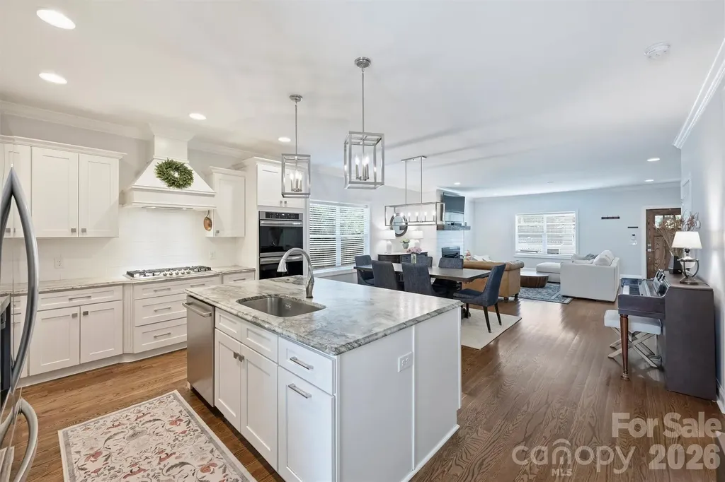 1617 Hawthorne Lane Charlotte NC 28205