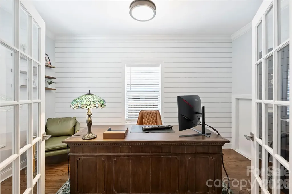 1617 Hawthorne Lane Charlotte NC 28205