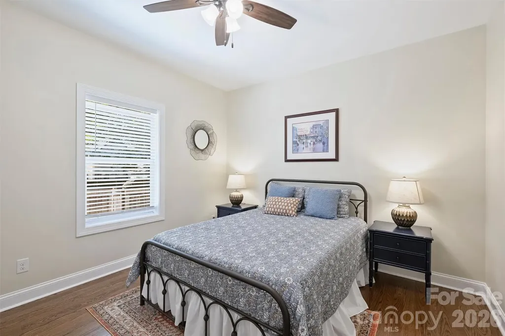 1617 Hawthorne Lane Charlotte NC 28205