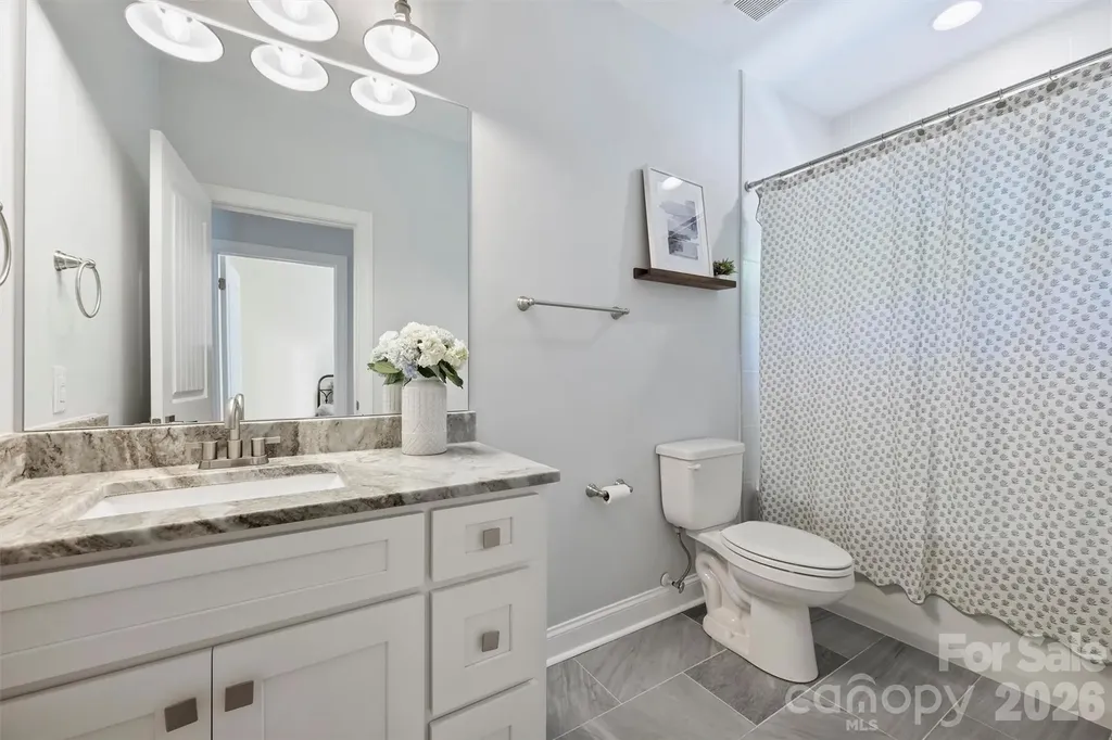 1617 Hawthorne Lane Charlotte NC 28205