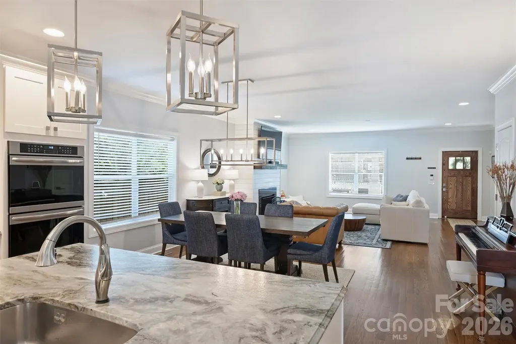 1617 Hawthorne Lane Charlotte NC 28205