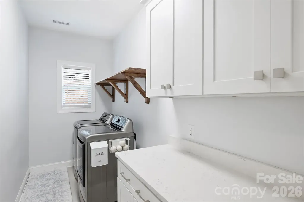 1617 Hawthorne Lane Charlotte NC 28205