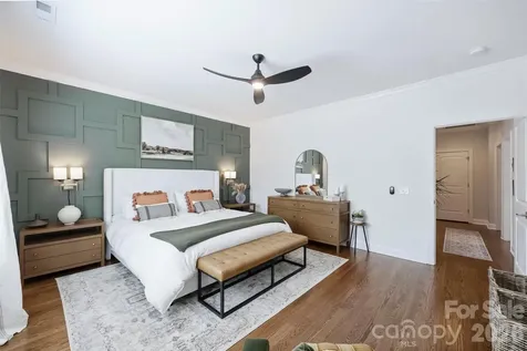 1617 Hawthorne Lane Charlotte NC 28205