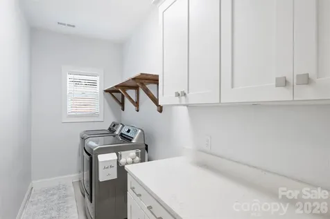 1617 Hawthorne Lane Charlotte NC 28205