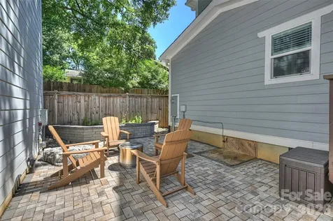 1617 Hawthorne Lane Charlotte NC 28205