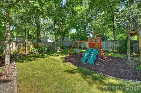 1617 Hawthorne Lane Charlotte NC 28205