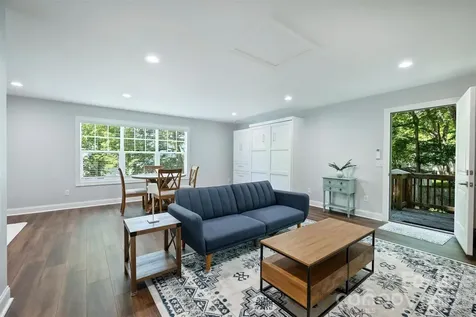 1617 Hawthorne Lane Charlotte NC 28205