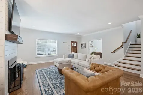 1617 Hawthorne Lane Charlotte NC 28205