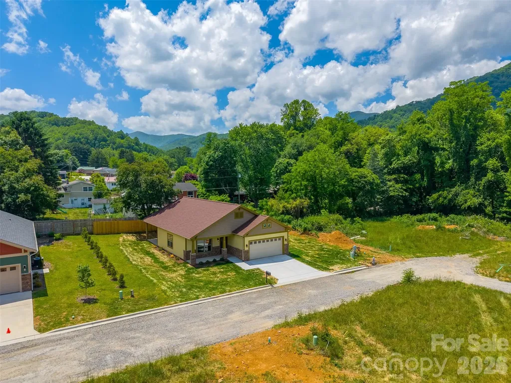 99 Junes Way Waynesville NC 28786