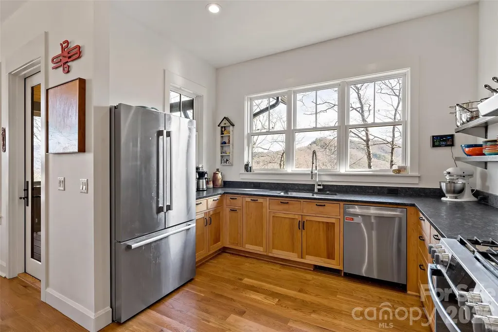 159 Settings Boulevard Black Mountain NC 28711