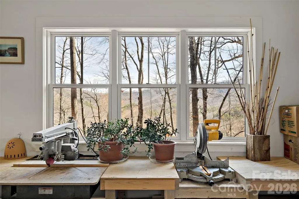 159 Settings Boulevard Black Mountain NC 28711
