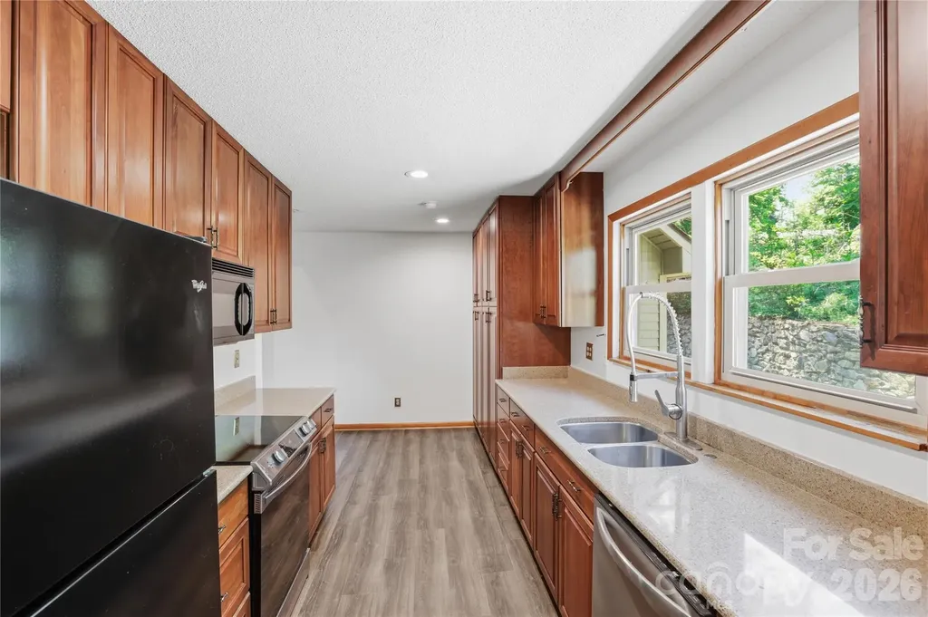 207 Wood Dale Drive Hendersonville NC 28791