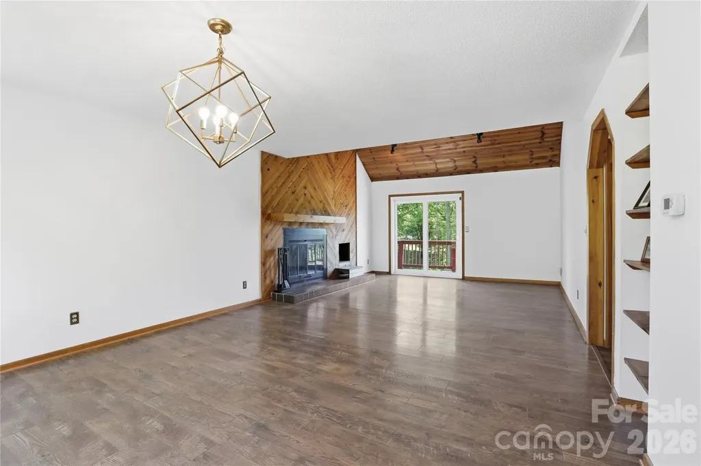 207 Wood Dale Drive Hendersonville NC 28791