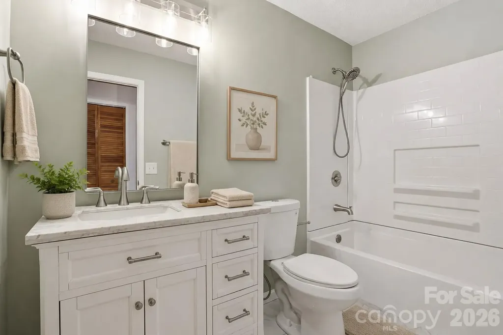 207 Wood Dale Drive Hendersonville NC 28791