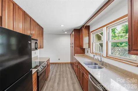 207 Wood Dale Drive Hendersonville NC 28791