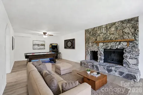 207 Wood Dale Drive Hendersonville NC 28791