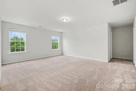 8211 Pamplin Court Charlotte NC 28273