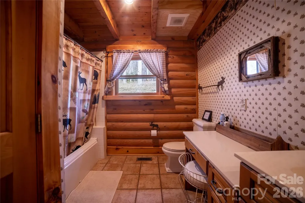 682 Rock House Road Hot Springs NC 28743