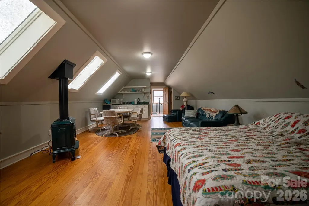 682 Rock House Road Hot Springs NC 28743