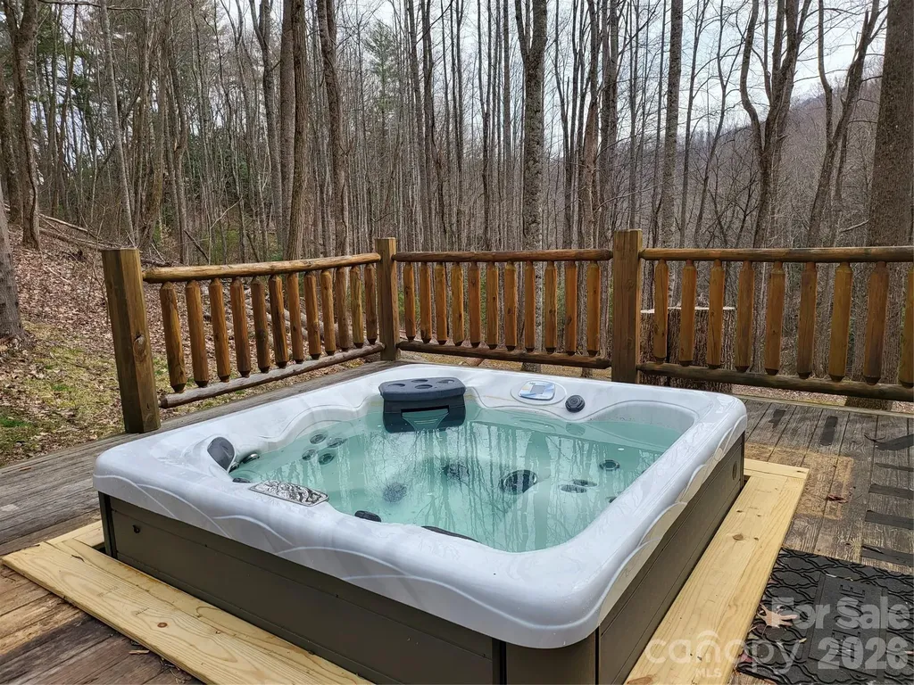 682 Rock House Road Hot Springs NC 28743