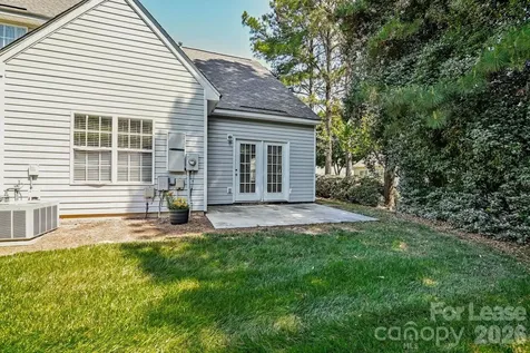 10630 Sleigh Bell Lane Charlotte NC 28216
