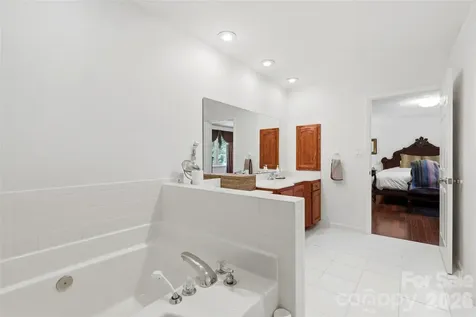 6181 Willowbottom Road Hickory NC 28602