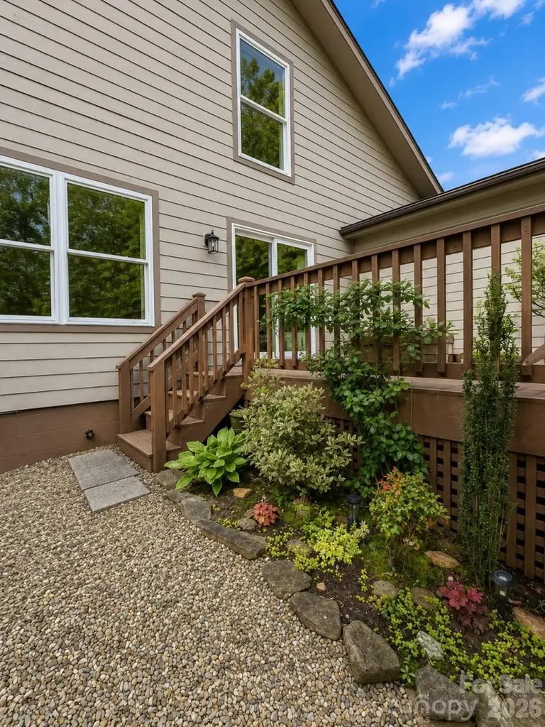 99 Willow Way Hendersonville NC 28739