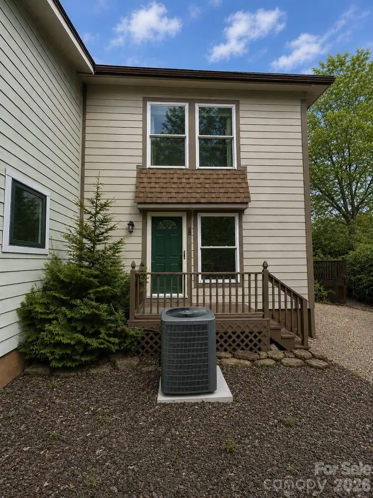 99 Willow Way Hendersonville NC 28739