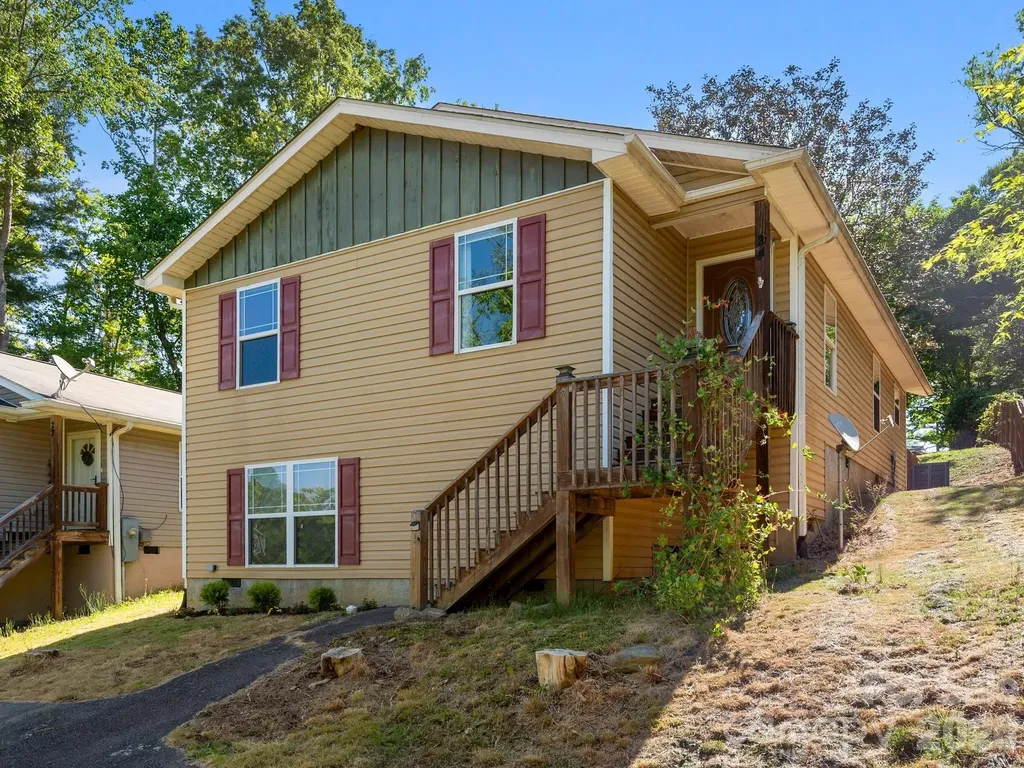 Asheville NC, 24 Hilldale Road